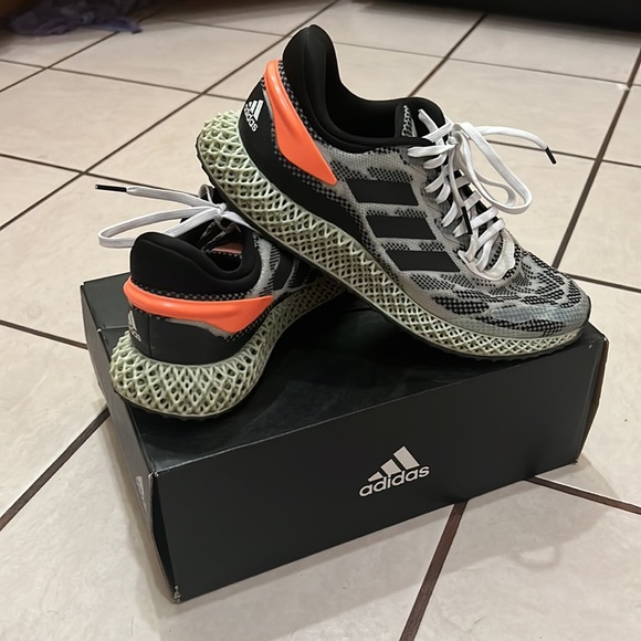 Slightly used MEN’s ADIDAS 4D Running Shoes size 9 - Picture 3 of 7